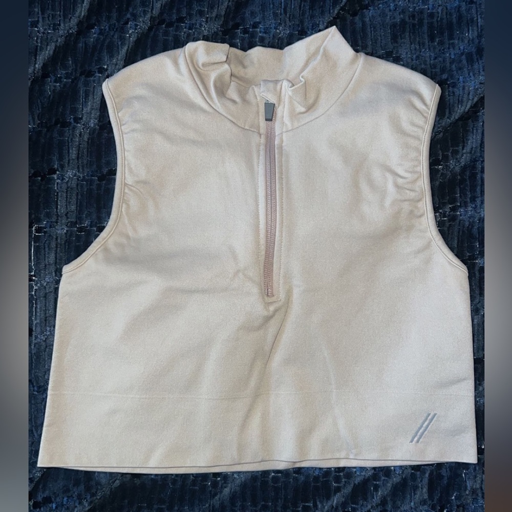 T/ALA Medium work out top. Cropped